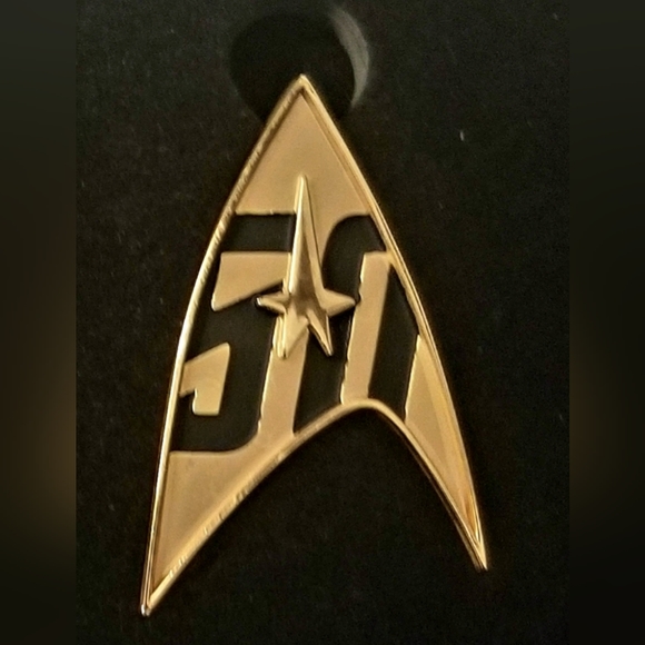 Star Trek 50th Anniversary Magnet - Picture 1 of 5